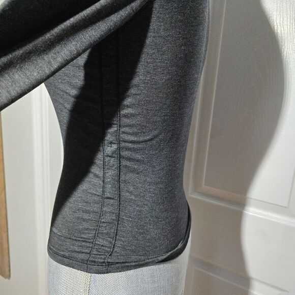 LULULEMON long sleeve - Picture 3 of 5